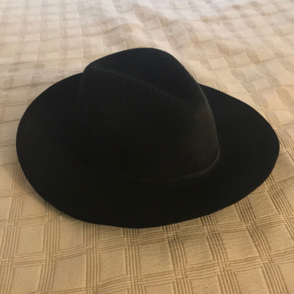 black fedora hat
